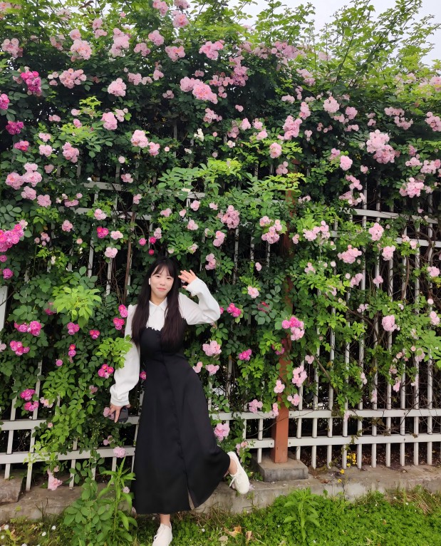 1744337422803159.jpg 高洁生活照(1).jpg